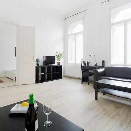 Apartment Andrassy Budapest Luaran gambar