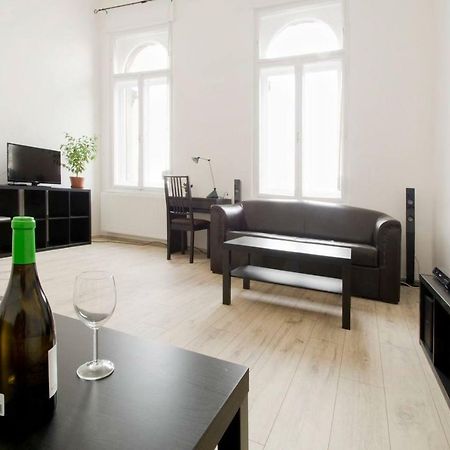 Apartment Andrassy Budapest Luaran gambar