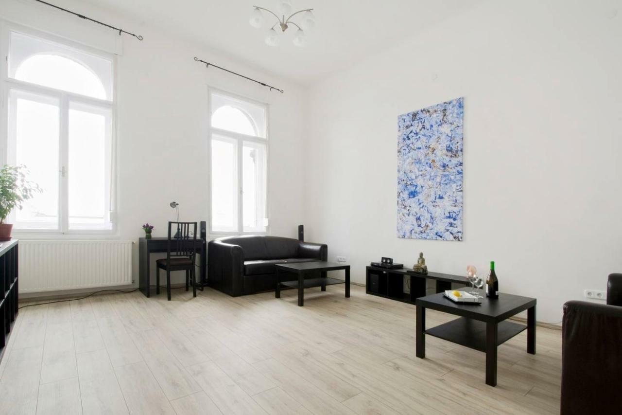 Apartment Andrassy Budapest Luaran gambar
