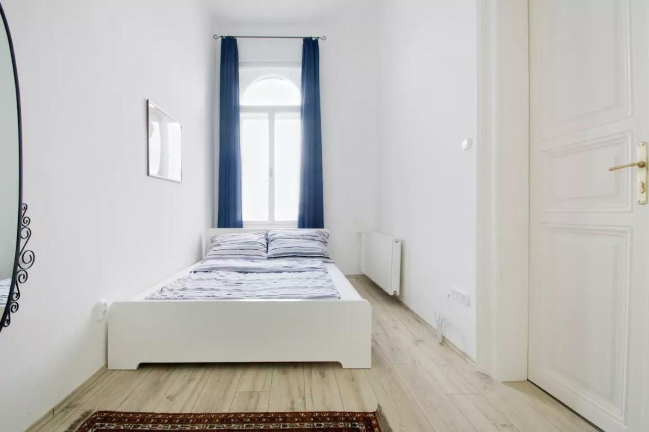 Apartment Andrassy Budapest Luaran gambar