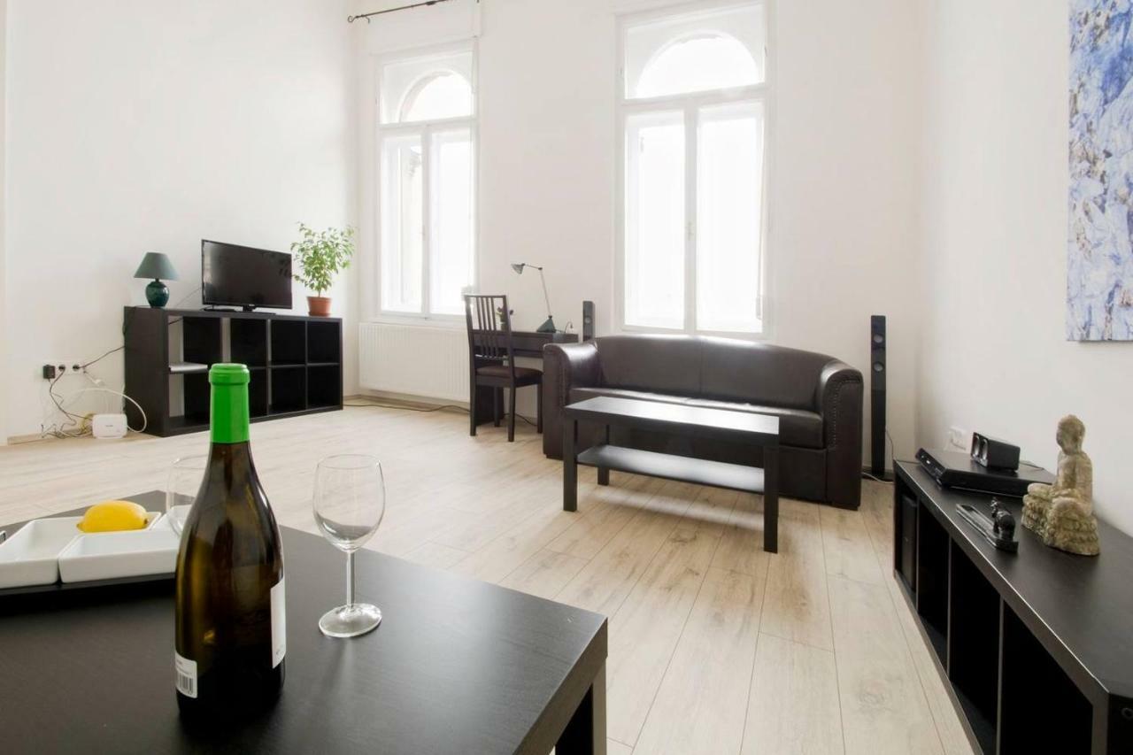 Apartment Andrassy Budapest Luaran gambar
