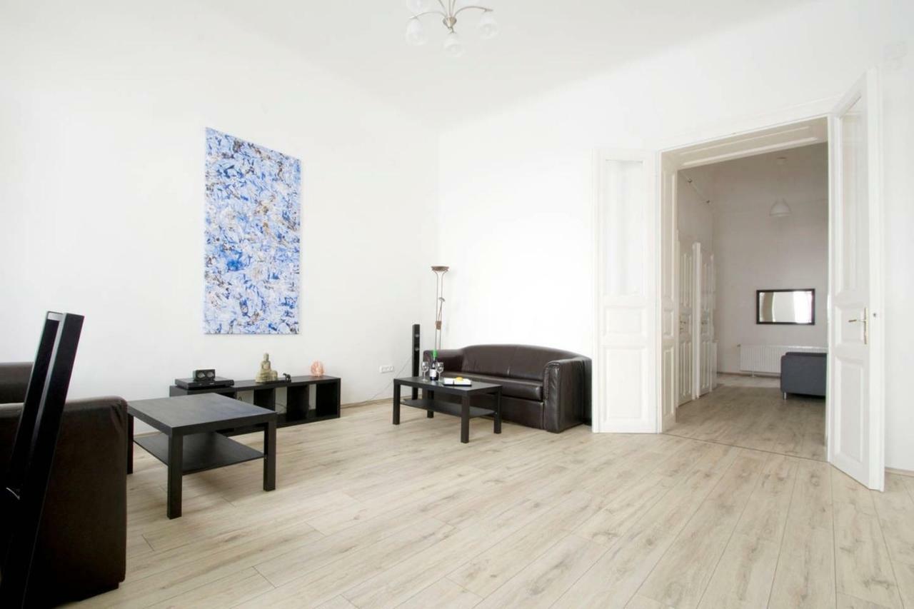 Apartment Andrassy Budapest Luaran gambar